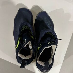 Presto Navy Blue  slip on tennis shoes size L